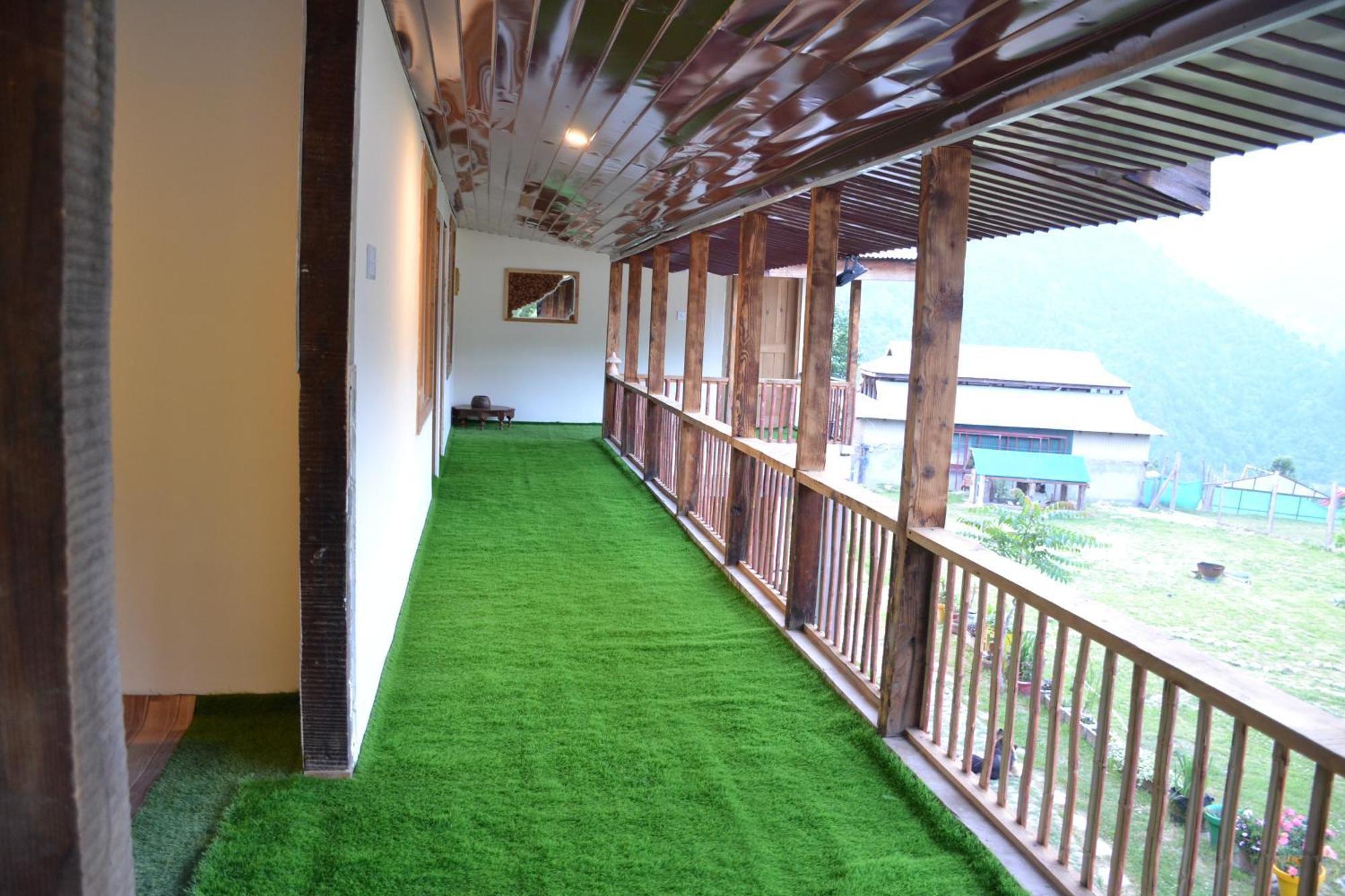 West End Lodges Neelum Ngoại thất bức ảnh