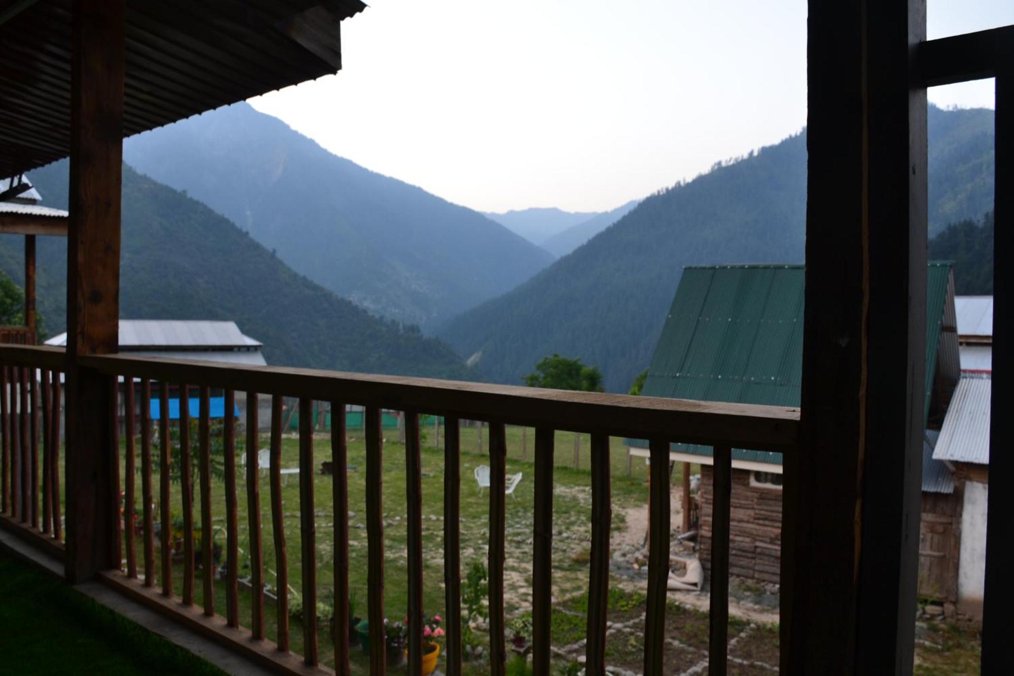 West End Lodges Neelum Ngoại thất bức ảnh