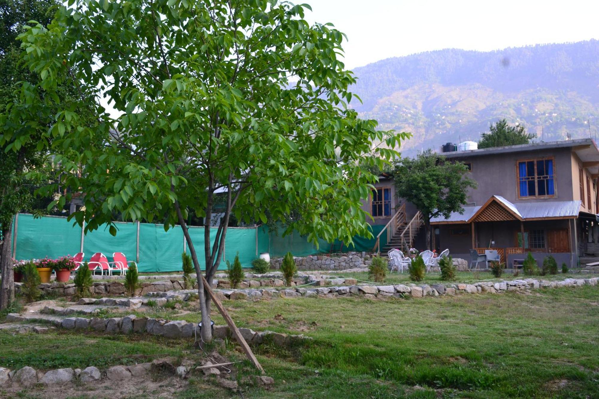 West End Lodges Neelum Ngoại thất bức ảnh
