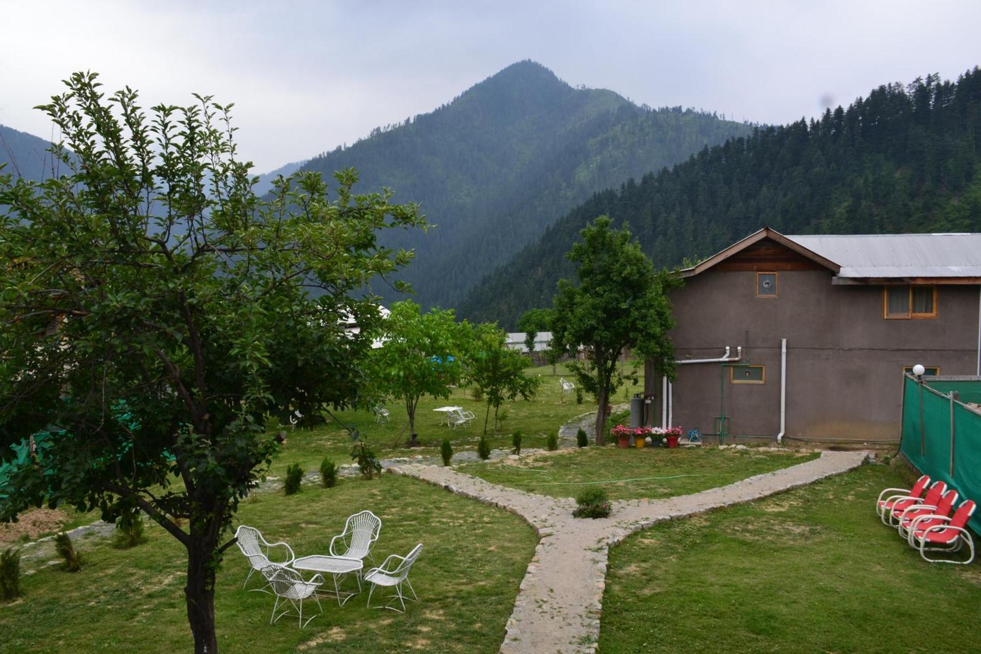 West End Lodges Neelum Ngoại thất bức ảnh