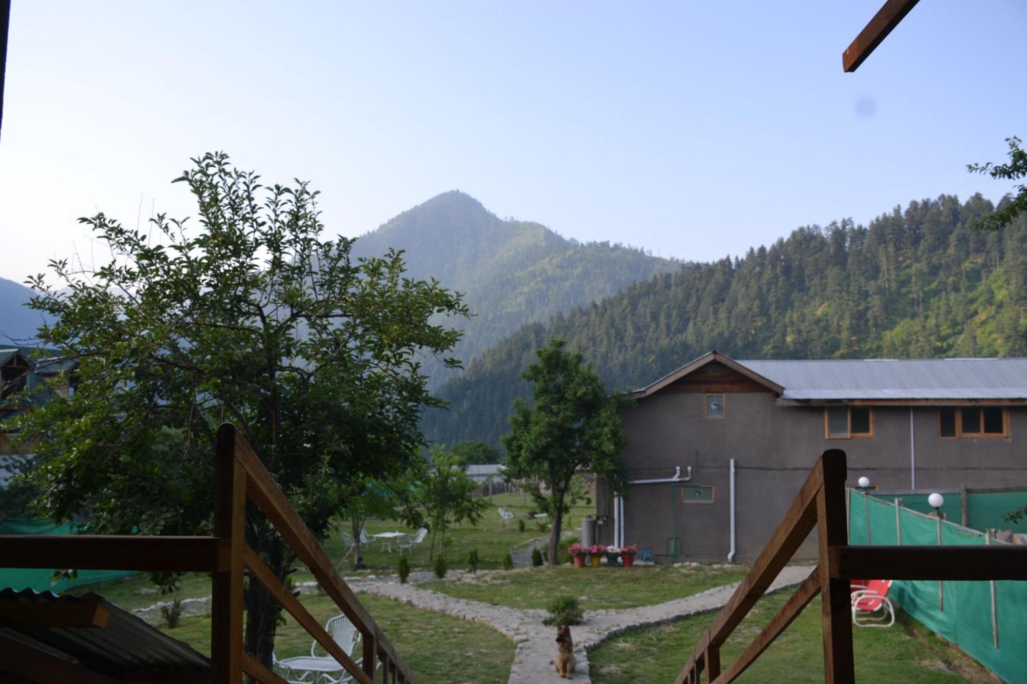 West End Lodges Neelum Ngoại thất bức ảnh
