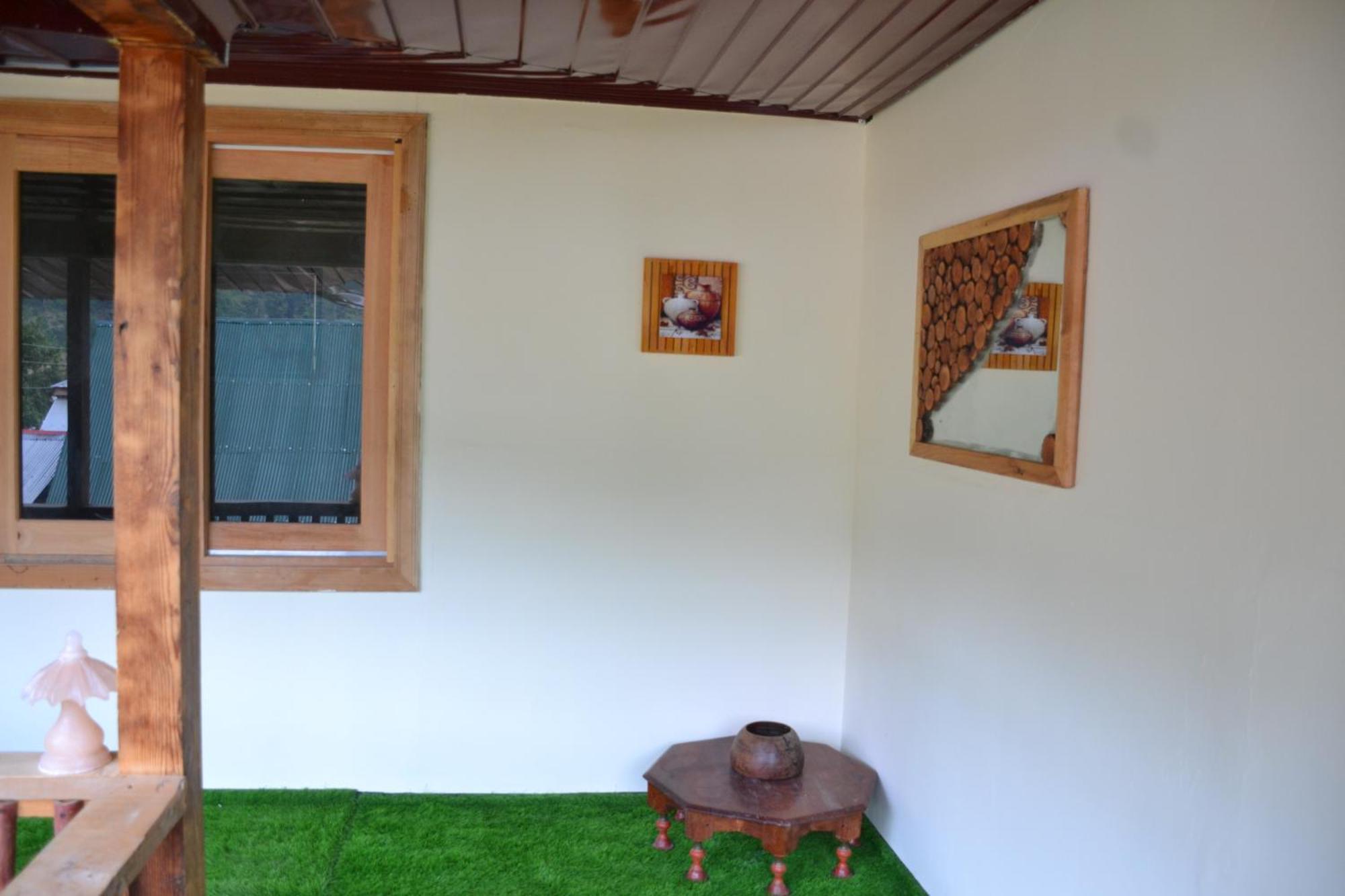 West End Lodges Neelum Ngoại thất bức ảnh