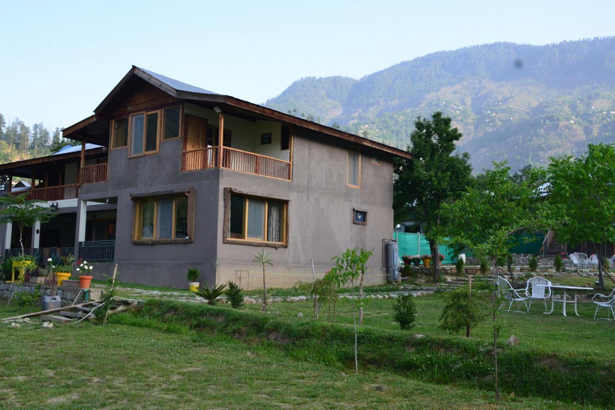 West End Lodges Neelum Ngoại thất bức ảnh