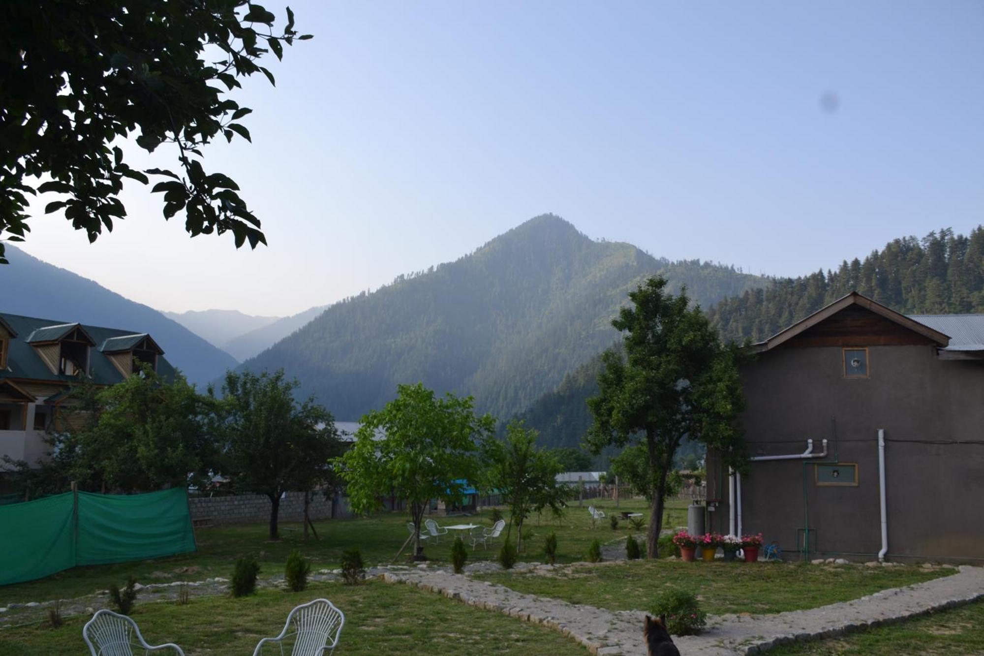 West End Lodges Neelum Ngoại thất bức ảnh