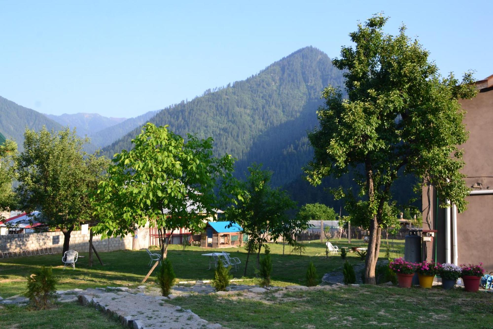 West End Lodges Neelum Ngoại thất bức ảnh