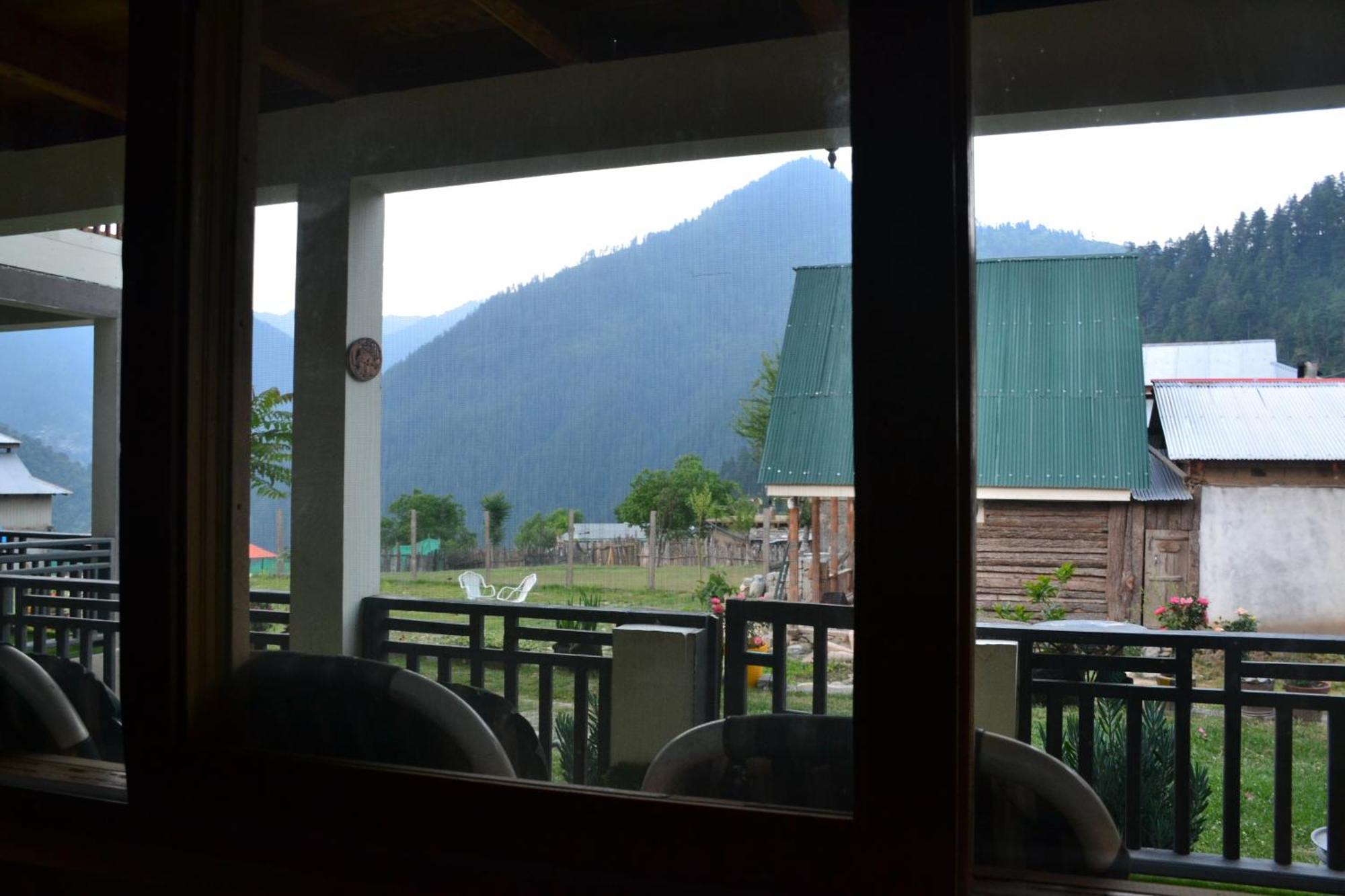 West End Lodges Neelum Ngoại thất bức ảnh