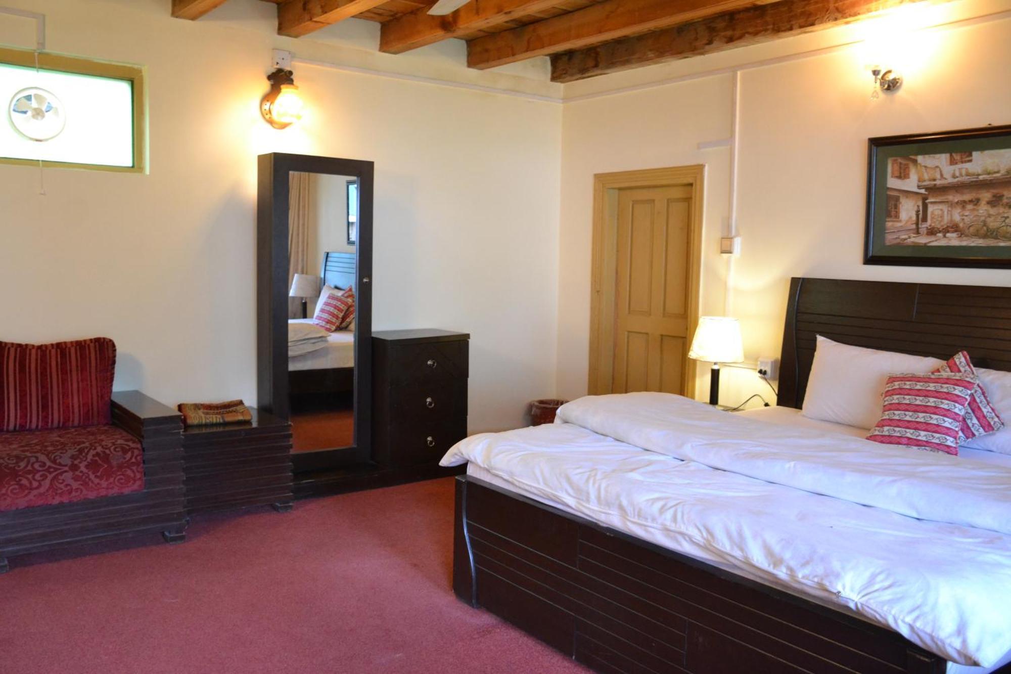 West End Lodges Neelum Ngoại thất bức ảnh