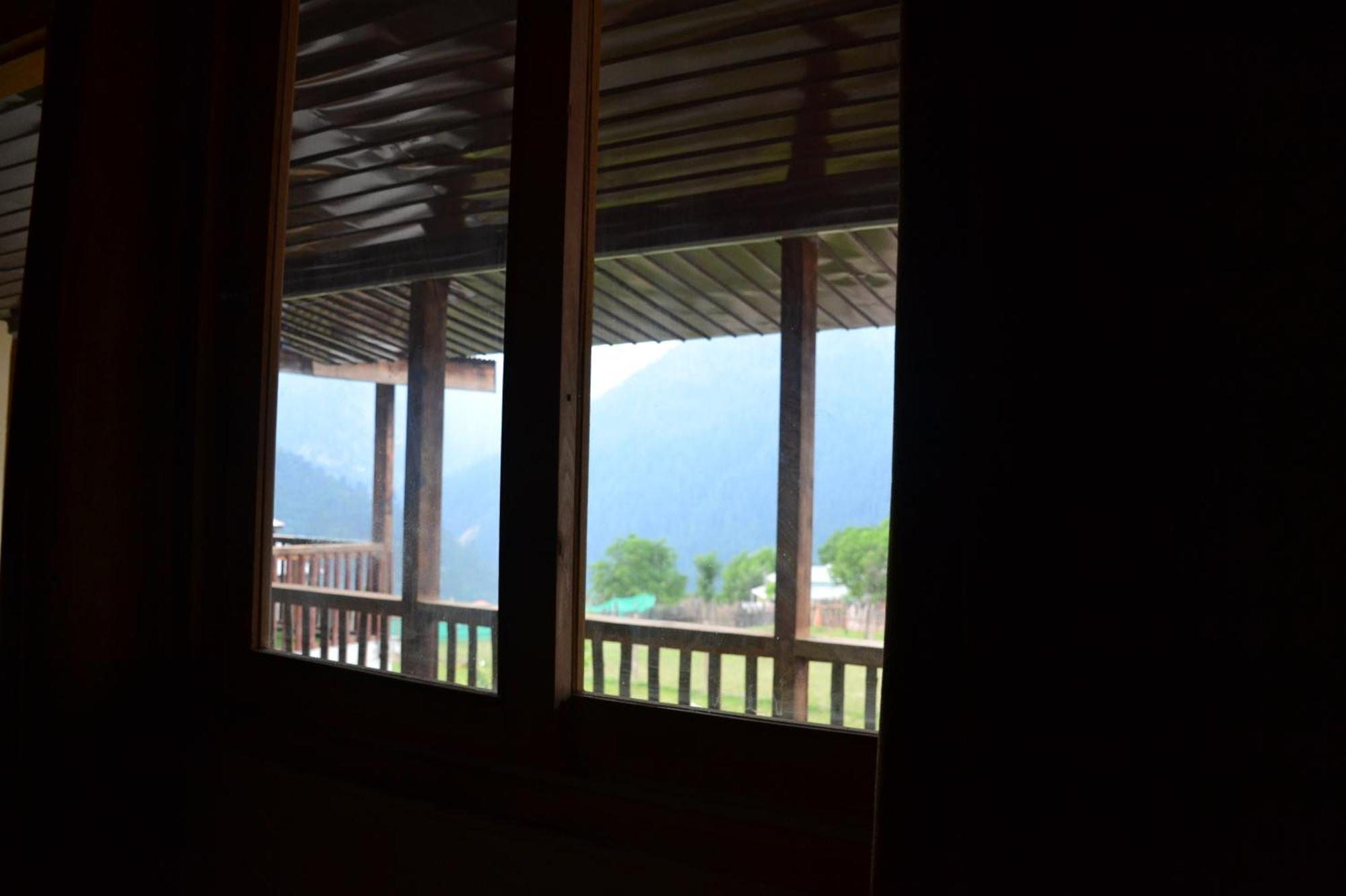 West End Lodges Neelum Ngoại thất bức ảnh