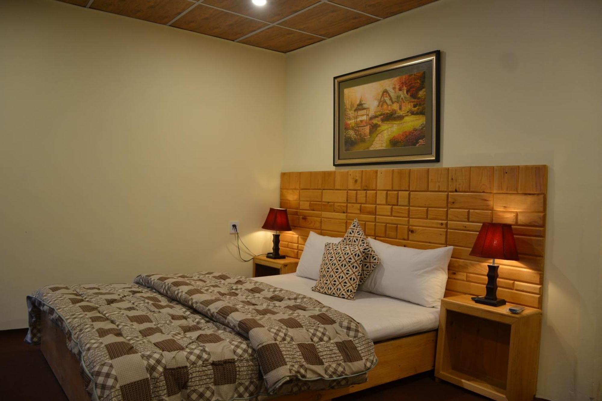 West End Lodges Neelum Ngoại thất bức ảnh