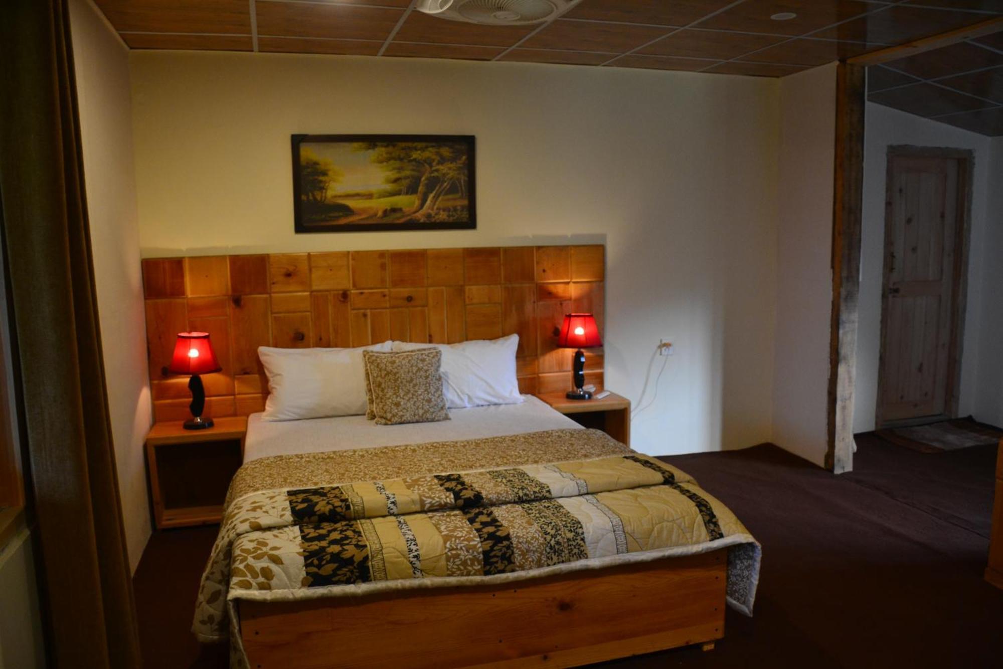 West End Lodges Neelum Ngoại thất bức ảnh