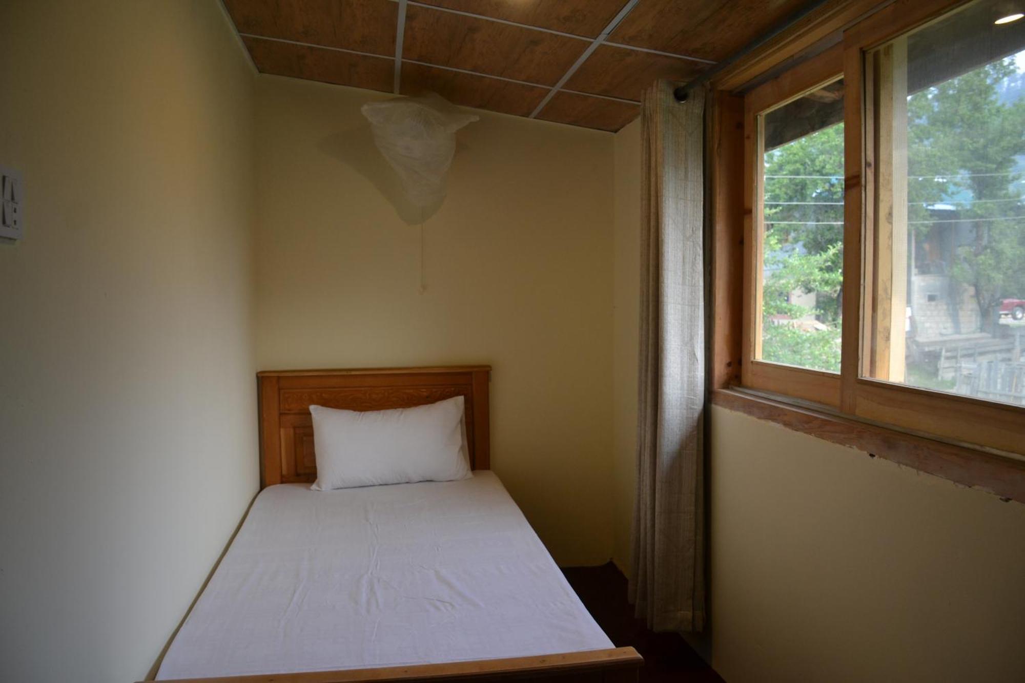 West End Lodges Neelum Ngoại thất bức ảnh